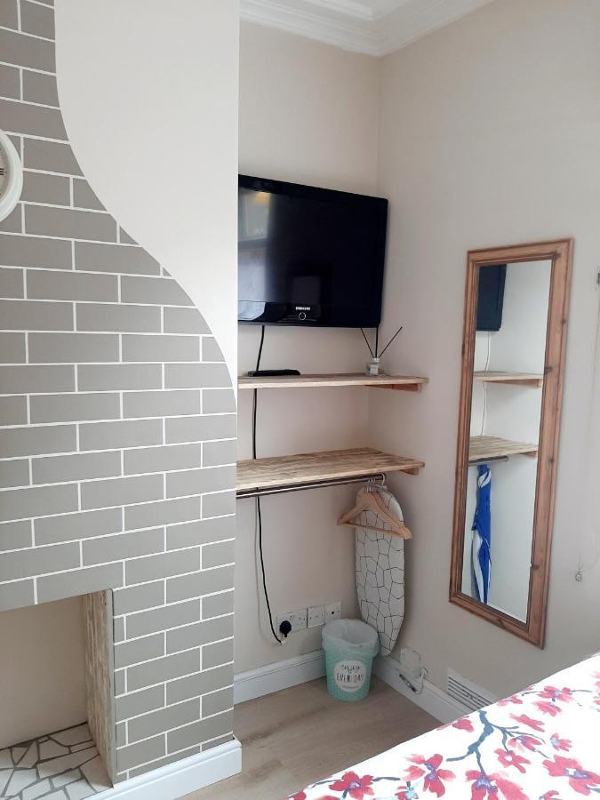 Salisbury Guest House - Free Parking Йорк Екстериор снимка