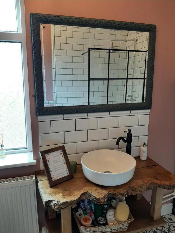Salisbury Guest House - Free Parking Йорк Екстериор снимка